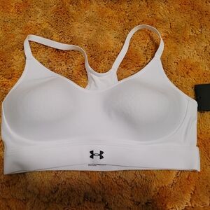 Under armour sports bra size medium